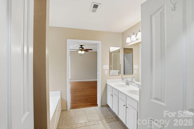 6914 Weirton Place, Charlotte, NC 28226
