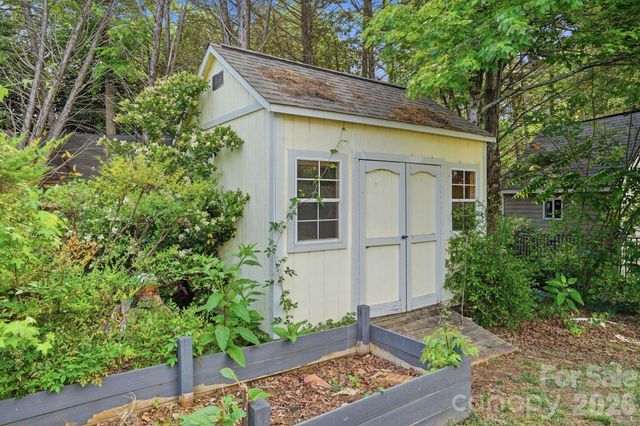 6914 Weirton Place, Charlotte, NC 28226