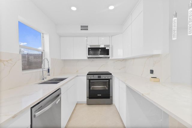 160 Brittany, Delray Beach, FL 33446