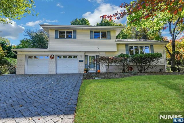 15 Windsor Court, Norwood, NJ 07648