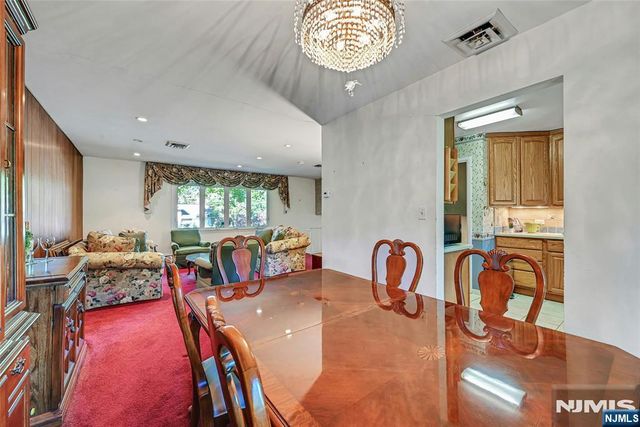 15 Windsor Court, Norwood, NJ 07648