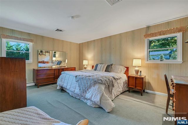 15 Windsor Court, Norwood, NJ 07648