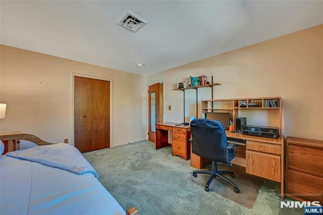 15 Windsor Court, Norwood, NJ 07648