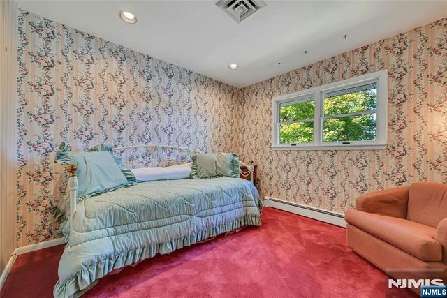 15 Windsor Court, Norwood, NJ 07648