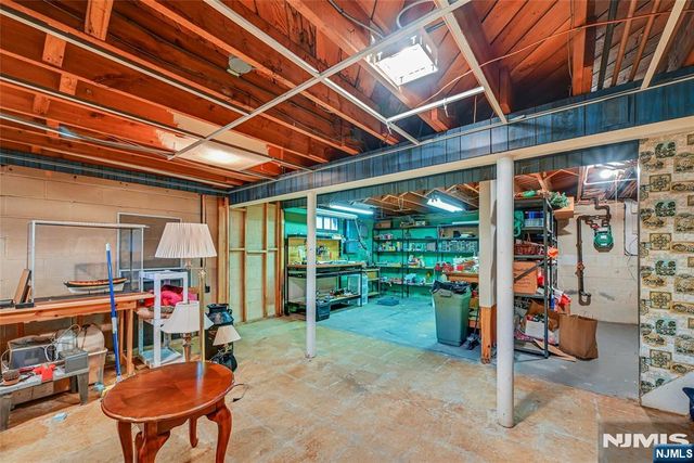 15 Windsor Court, Norwood, NJ 07648