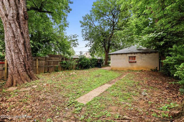 2329 W Lee St, Louisville, KY 40210