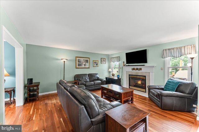 237 COUNTRY DR, Oxford, PA 19363
