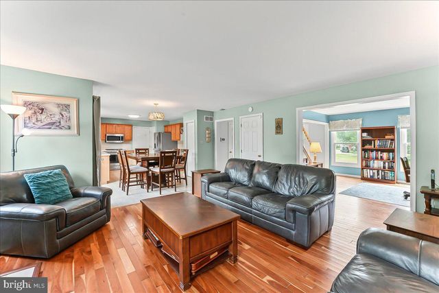 237 COUNTRY DR, Oxford, PA 19363