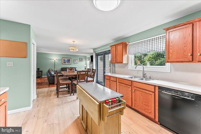 237 COUNTRY DR, Oxford, PA 19363
