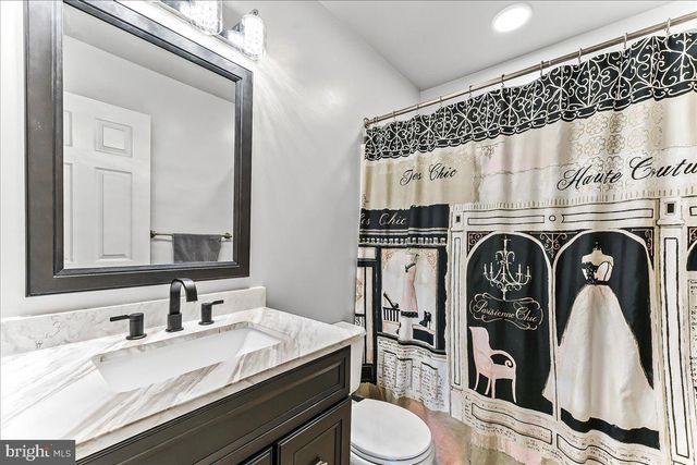 237 COUNTRY DR, Oxford, PA 19363