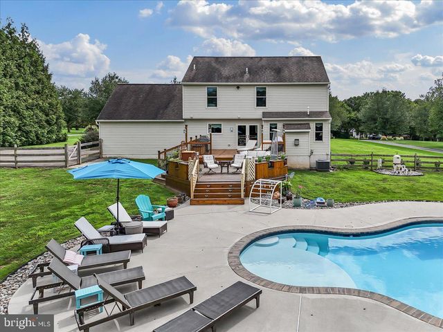 237 COUNTRY DR, Oxford, PA 19363