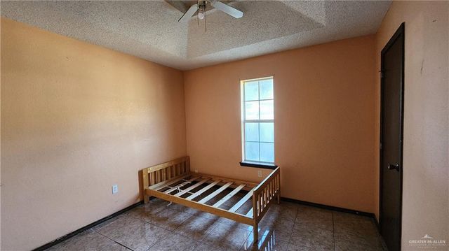 1910 N Oak Street, Alton, TX 78573