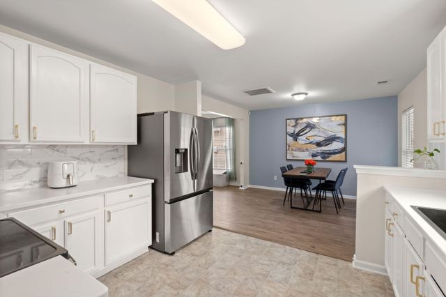 212 Avonshire Drive, Summerville, SC 29483