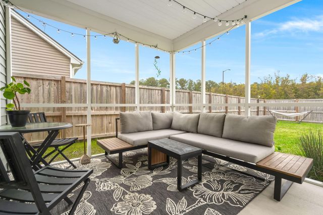 212 Avonshire Drive, Summerville, SC 29483