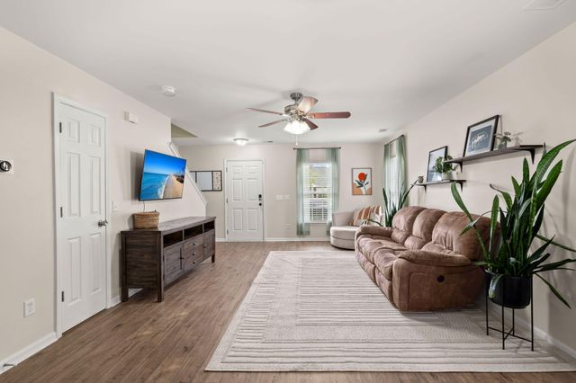 212 Avonshire Drive, Summerville, SC 29483