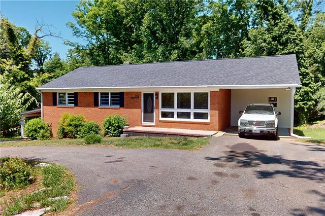 204 Forest Hill Road, Mount Airy, NC 27030
