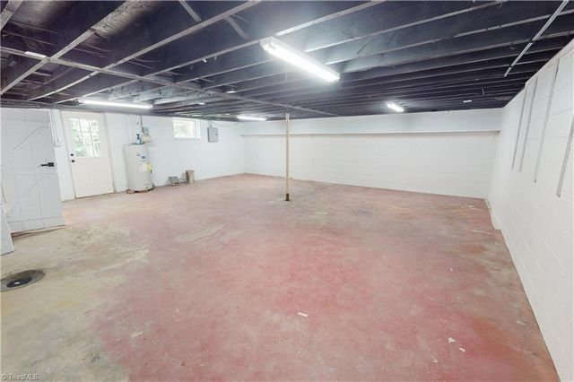 204 Forest Hill Road, Mount Airy, NC 27030