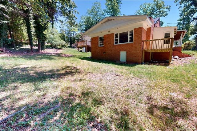 204 Forest Hill Road, Mount Airy, NC 27030