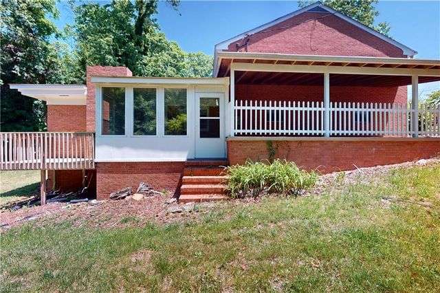 204 Forest Hill Road, Mount Airy, NC 27030