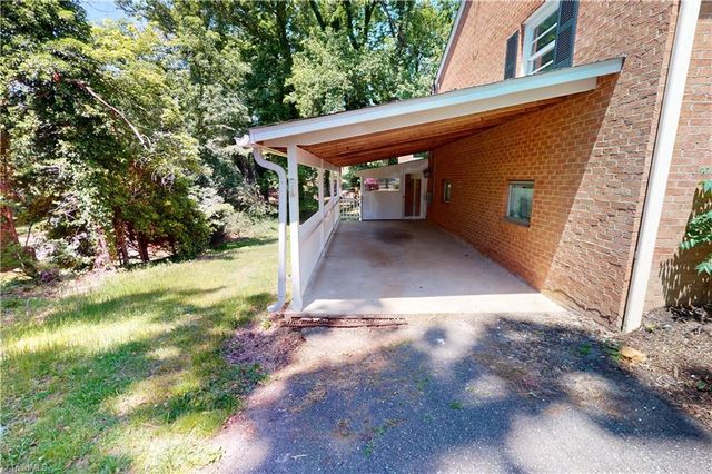 204 Forest Hill Road, Mount Airy, NC 27030