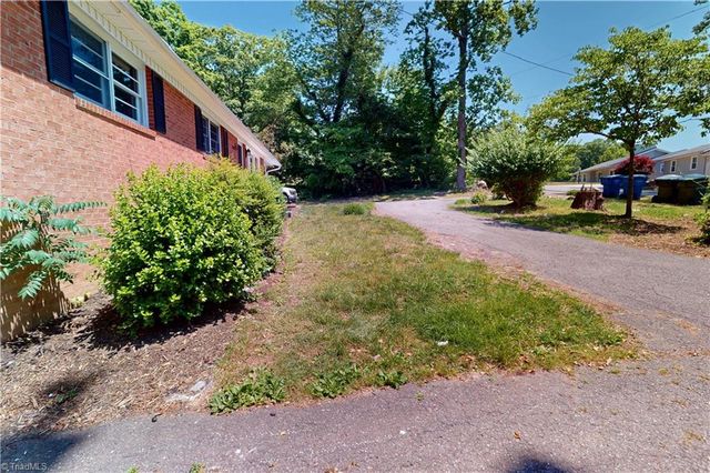 204 Forest Hill Road, Mount Airy, NC 27030