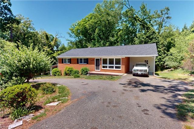 204 Forest Hill Road, Mount Airy, NC 27030
