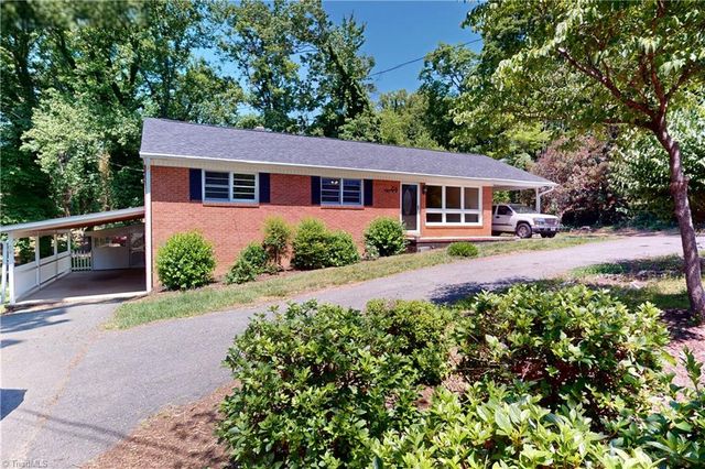 204 Forest Hill Road, Mount Airy, NC 27030