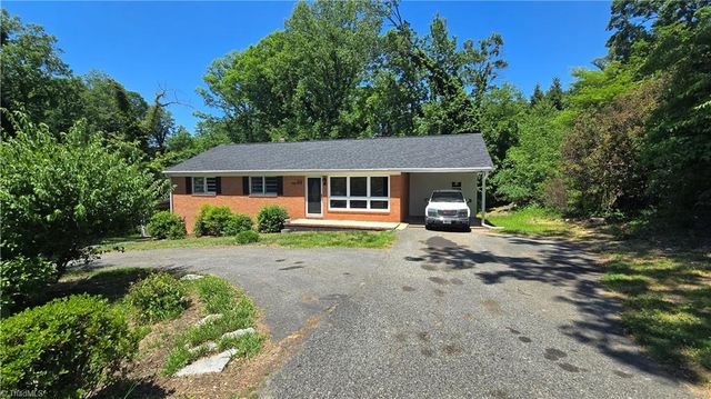 204 Forest Hill Road, Mount Airy, NC 27030