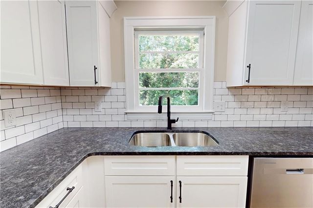 204 Forest Hill Road, Mount Airy, NC 27030