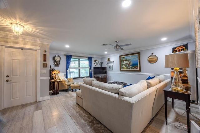 201 SW 1st Street 10, Boca Raton, FL 33432