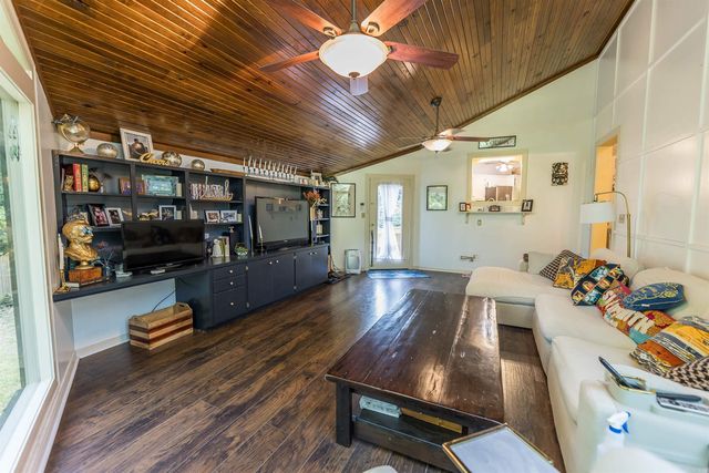 989 Quapaw St, Camden, AR 71701
