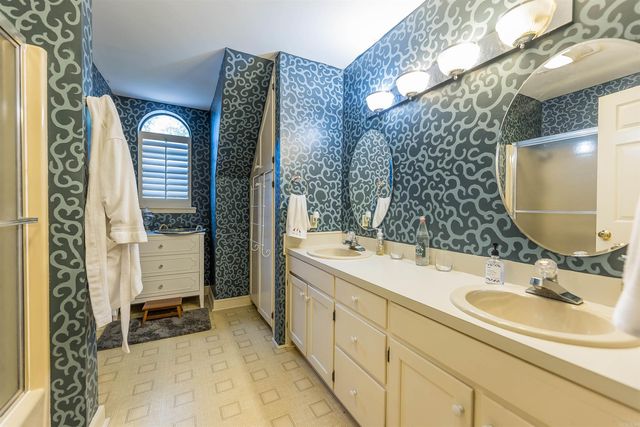 989 Quapaw St, Camden, AR 71701