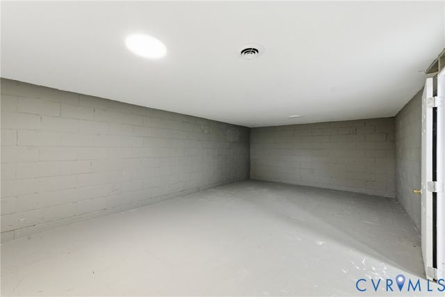 2504 Gordon St, Hopewell, VA 23860