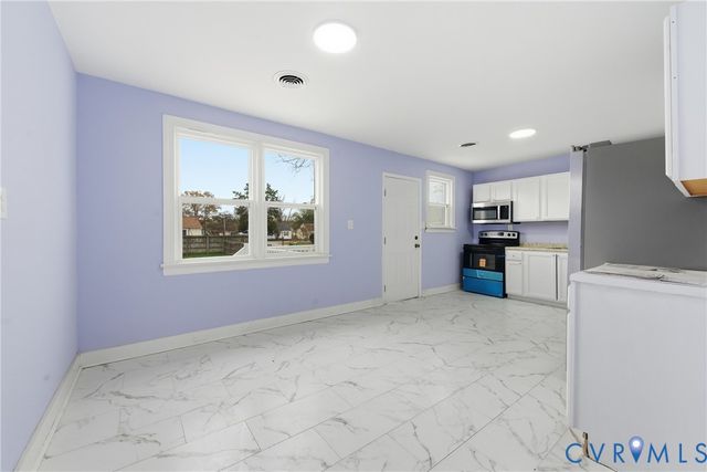 2504 Gordon St, Hopewell, VA 23860