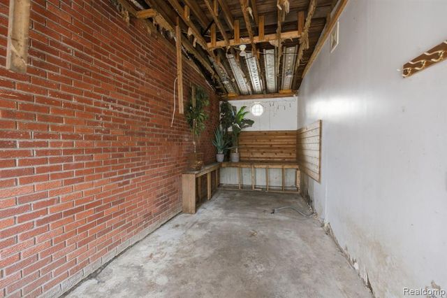 2907 Lovington Drive, Troy, MI 48083