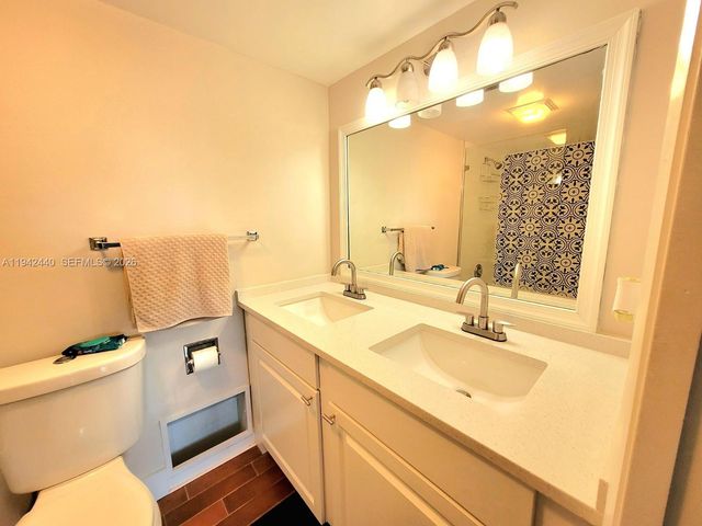 22916 Oxford Pl D, Boca Raton, FL 33433