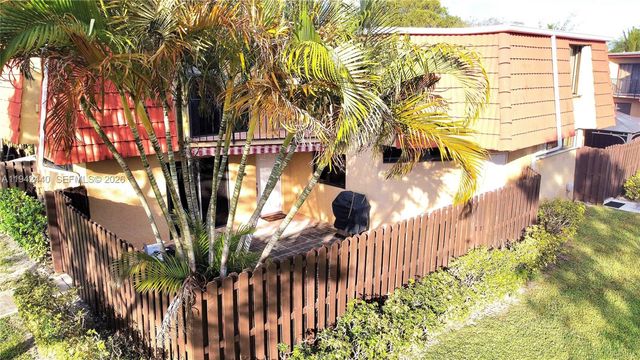 22916 Oxford Pl D, Boca Raton, FL 33433