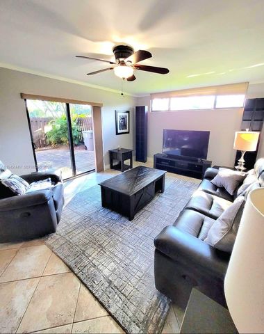 22916 Oxford Pl D, Boca Raton, FL 33433