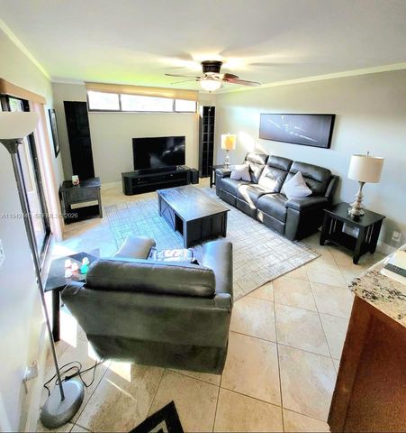 22916 Oxford Pl D, Boca Raton, FL 33433