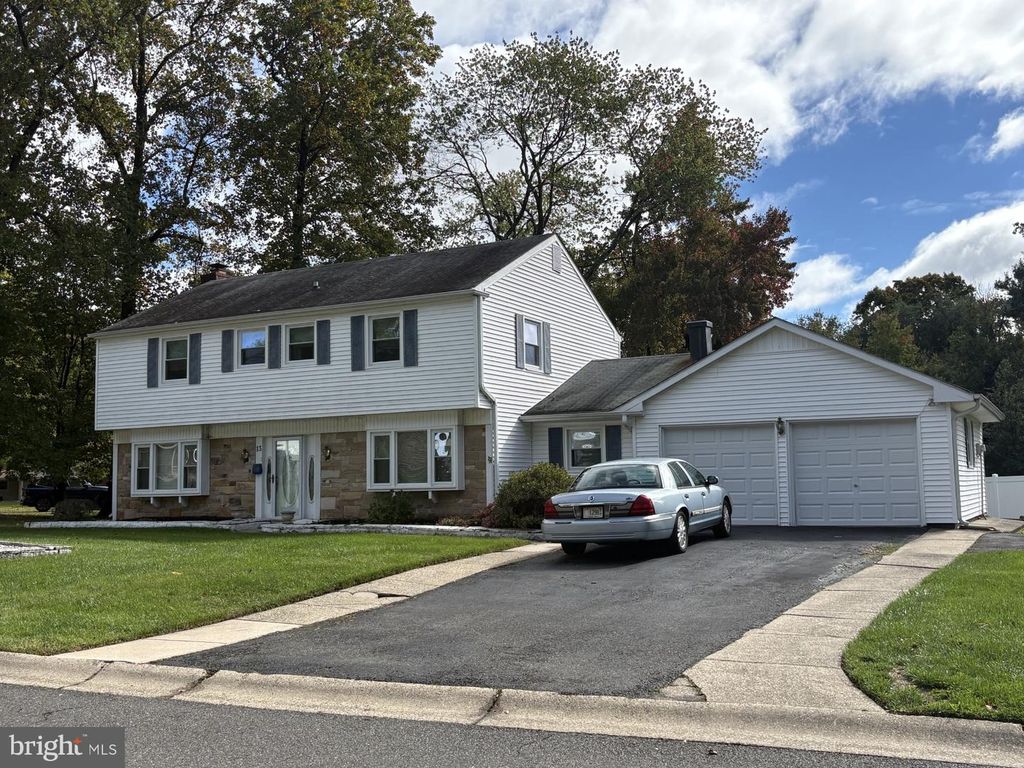 13 CROSSWICK PL, WILLINGBORO, NJ 08046 — exterior