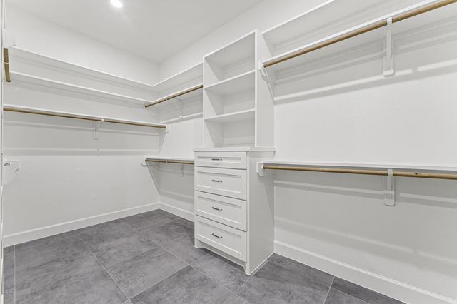 205 Blue Hill Drive, Montgomery, TX 77356