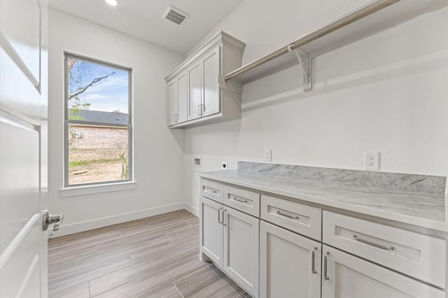 205 Blue Hill Drive, Montgomery, TX 77356