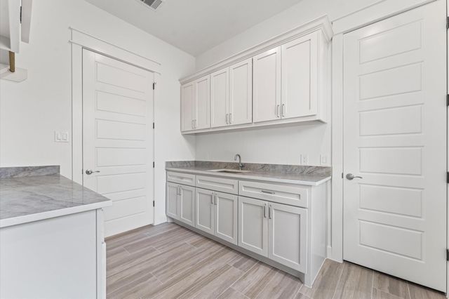 205 Blue Hill Drive, Montgomery, TX 77356