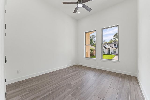 205 Blue Hill Drive, Montgomery, TX 77356