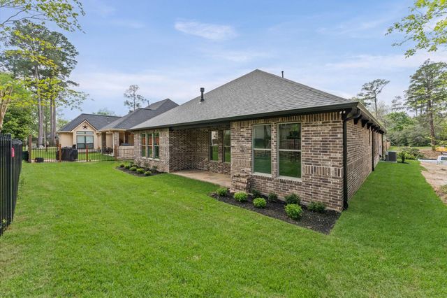 205 Blue Hill Drive, Montgomery, TX 77356