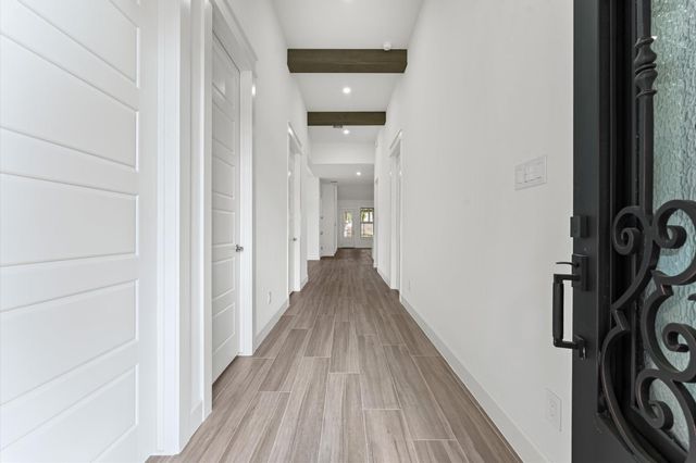 205 Blue Hill Drive, Montgomery, TX 77356