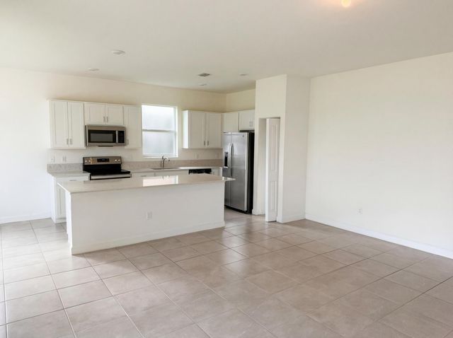 12473 NW Lynch Lane, Port St Lucie, FL 34987
