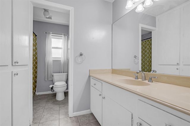 947 Thornton Road, Houston, TX 77018