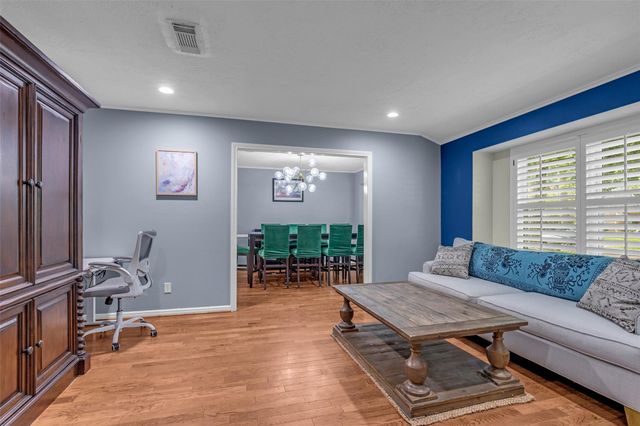 947 Thornton Road, Houston, TX 77018