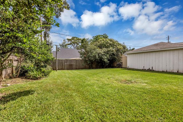 947 Thornton Road, Houston, TX 77018